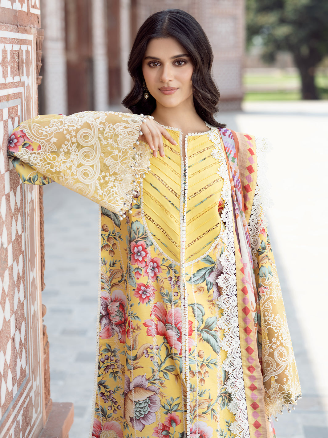 Naqsh Naaz Luxury Lawn