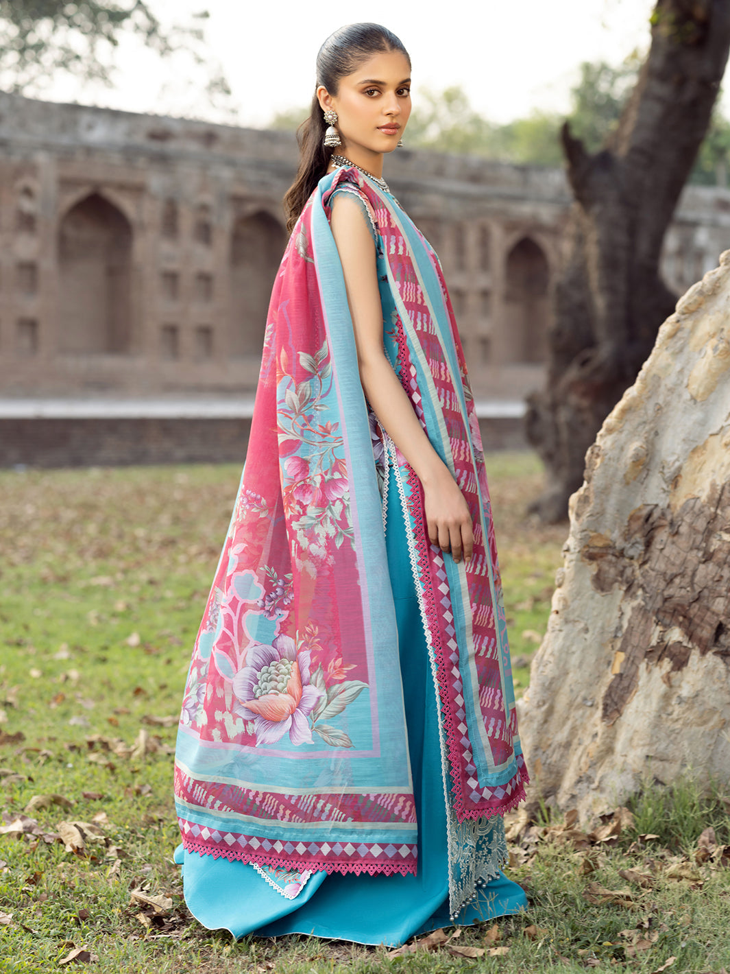 Naqsh Naaz Luxury Lawn