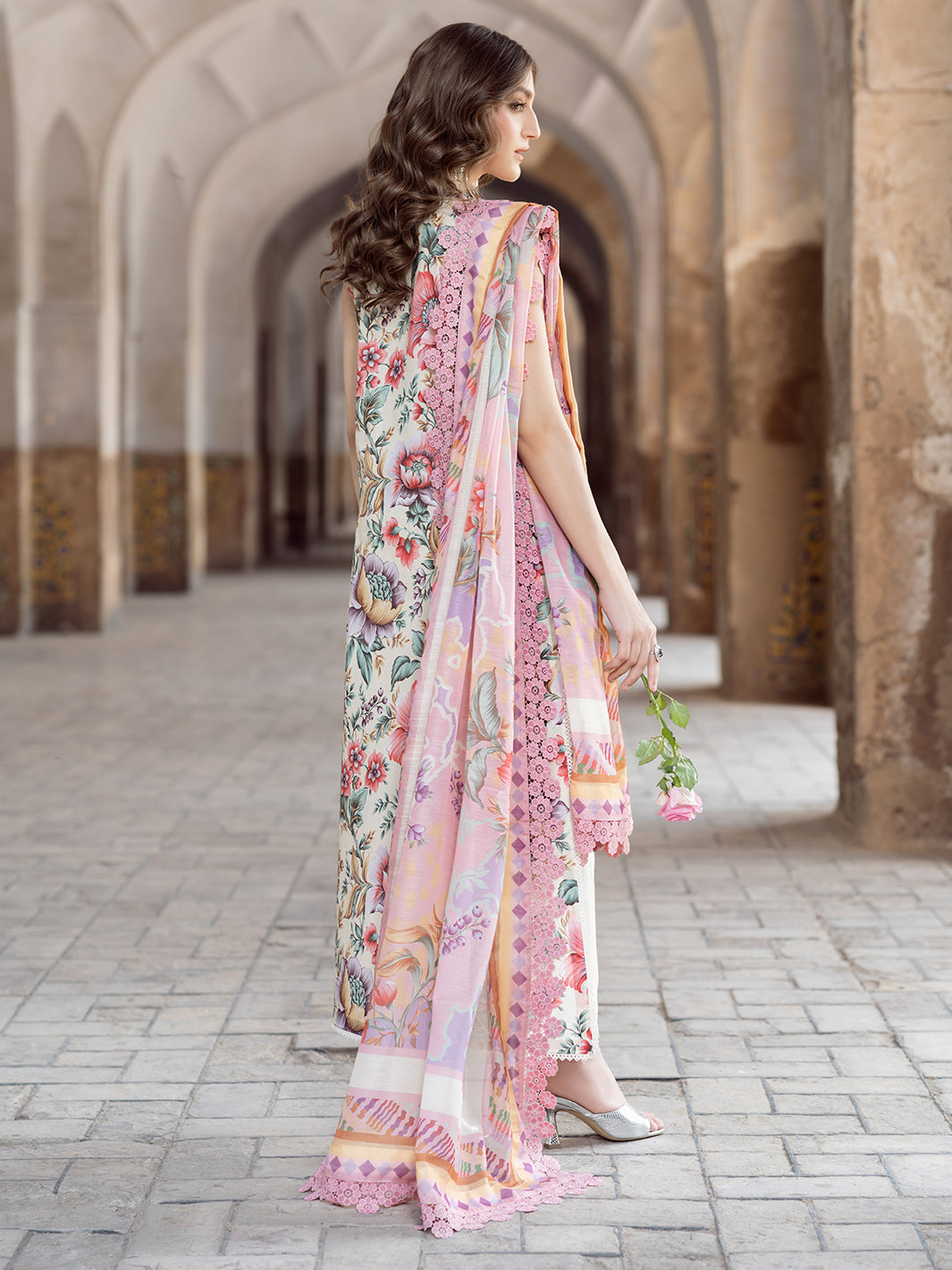 Naqsh Naaz Luxury Lawn
