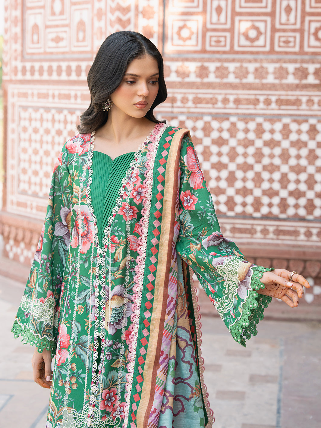 Naqsh Naaz Luxury Lawn