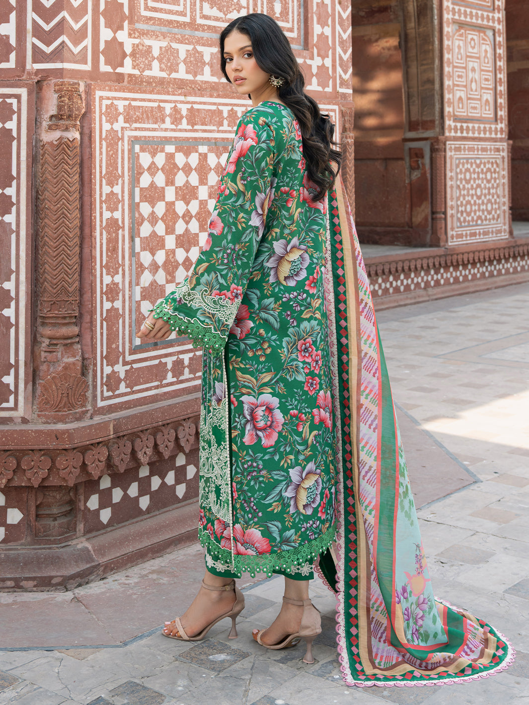 Naqsh Naaz Luxury Lawn
