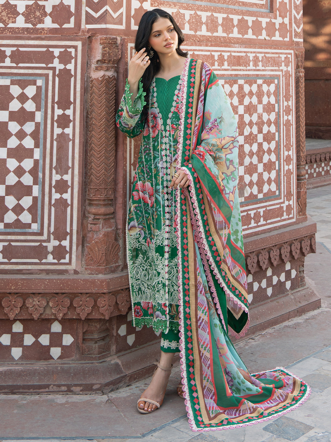 Naqsh Naaz Luxury Lawn