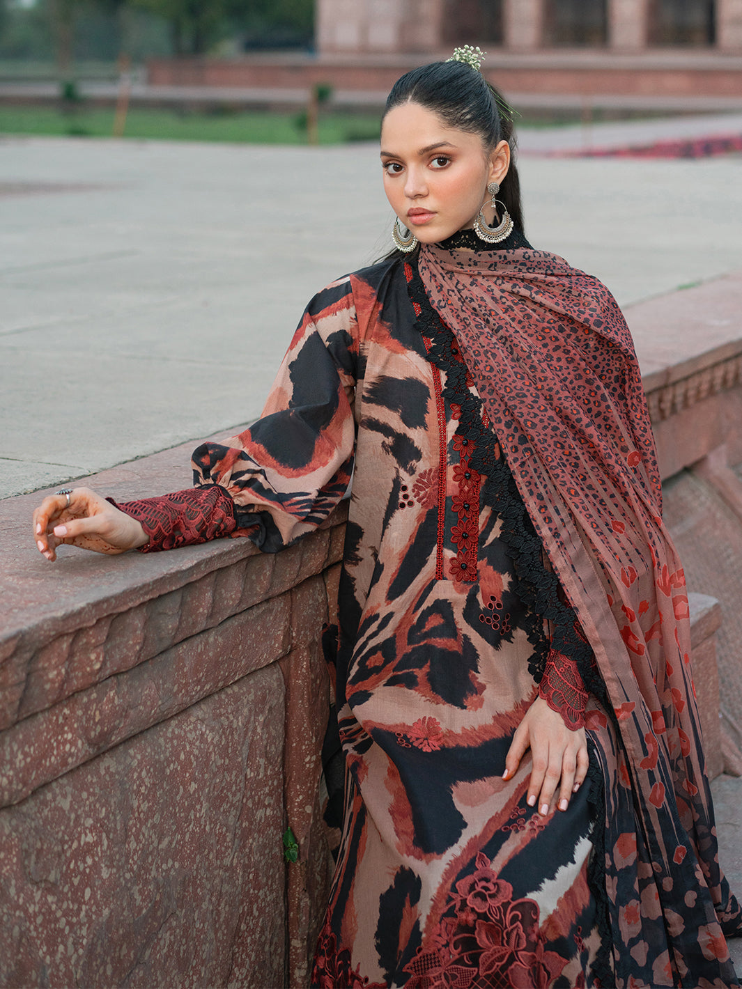 Naqsh Naaz Luxury Lawn