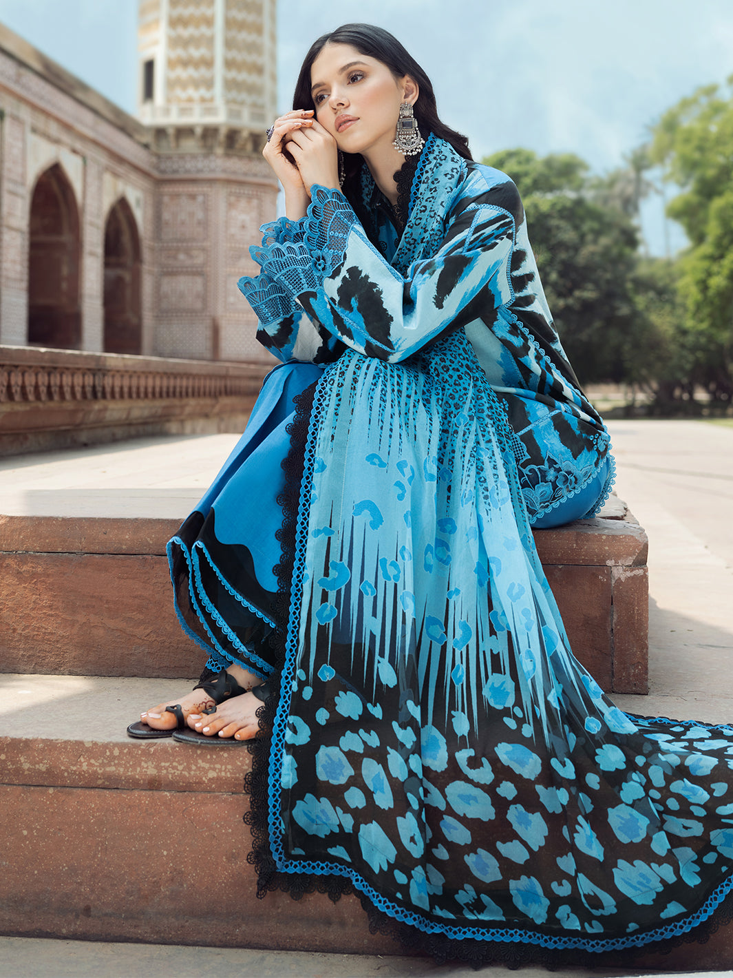 Naqsh Naaz Luxury Lawn