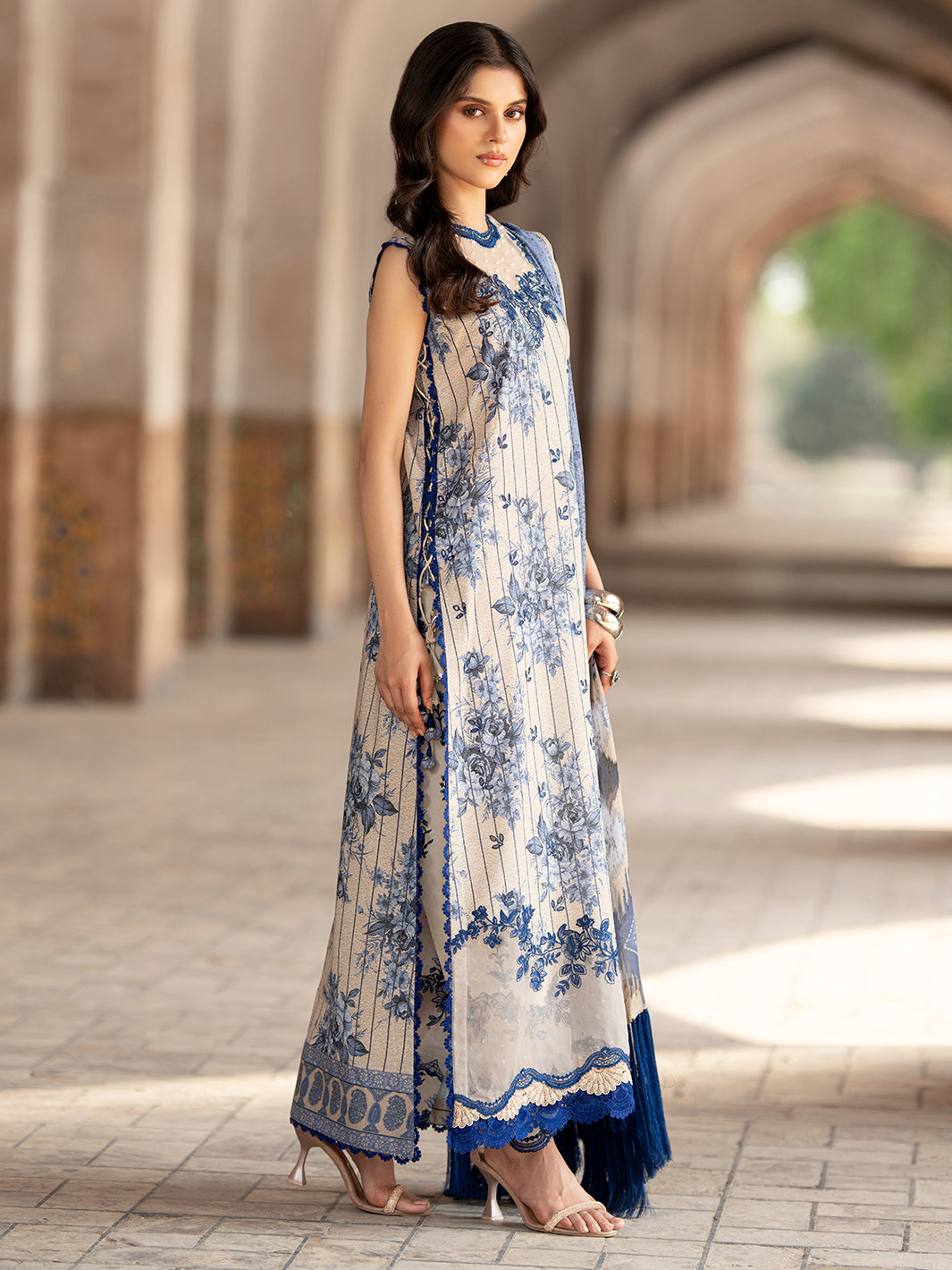Naqsh Naaz Luxury Lawn