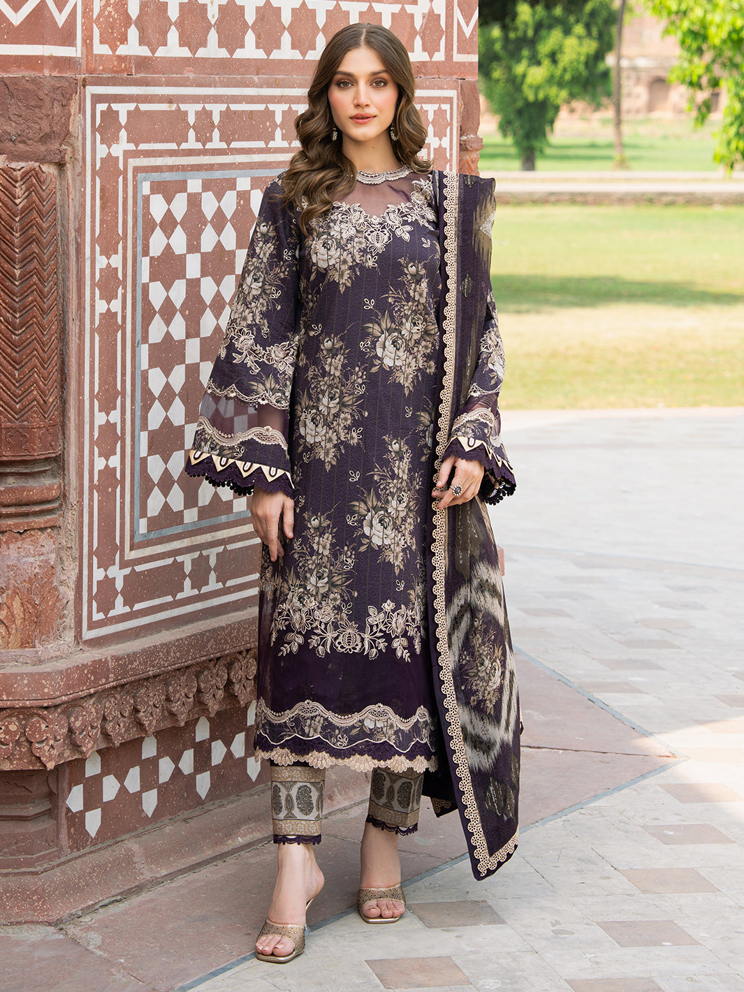 Naqsh Naaz Luxury Lawn