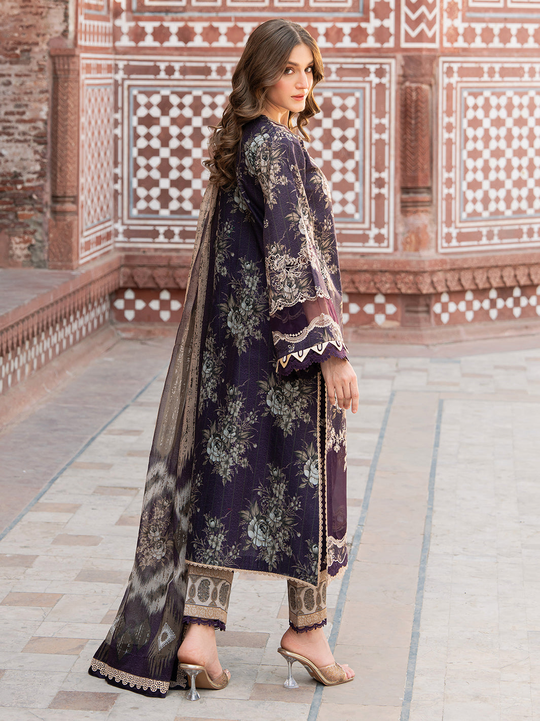 Naqsh Naaz Luxury Lawn