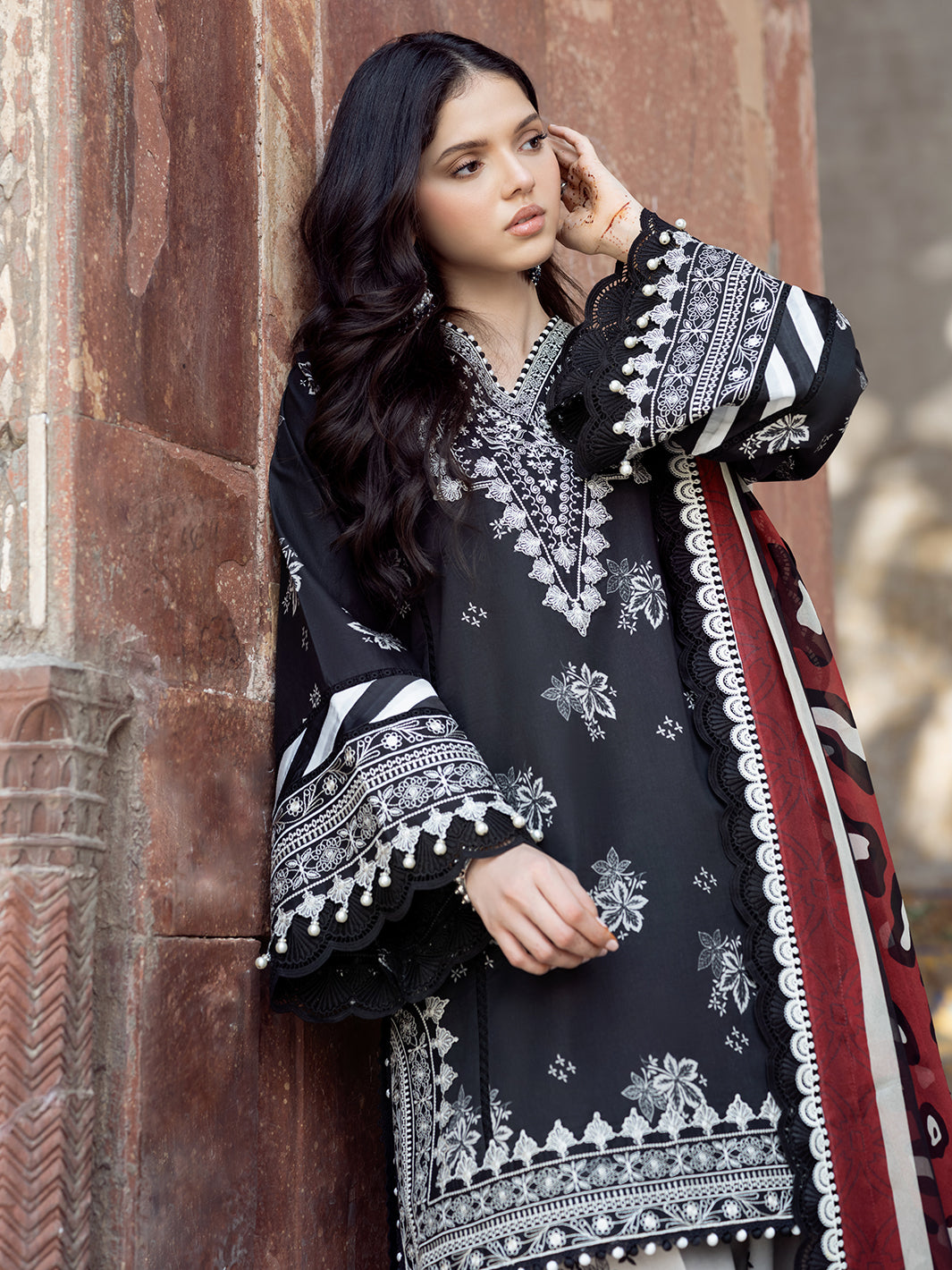 Naqsh Naaz Luxury Lawn
