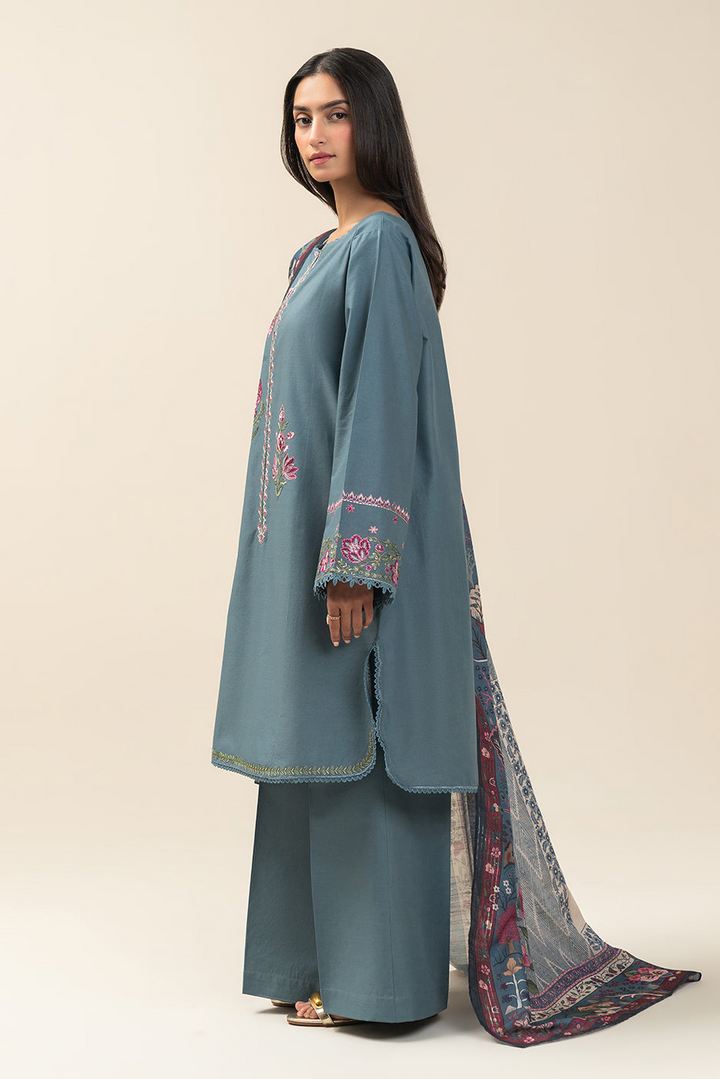 3 PIECE EMBROIDERED LAWN SUIT