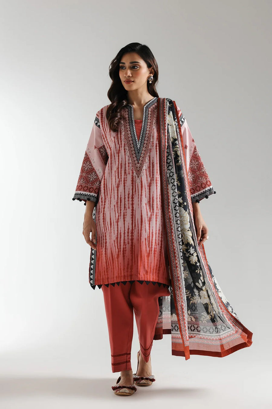 PRINTED SUIT