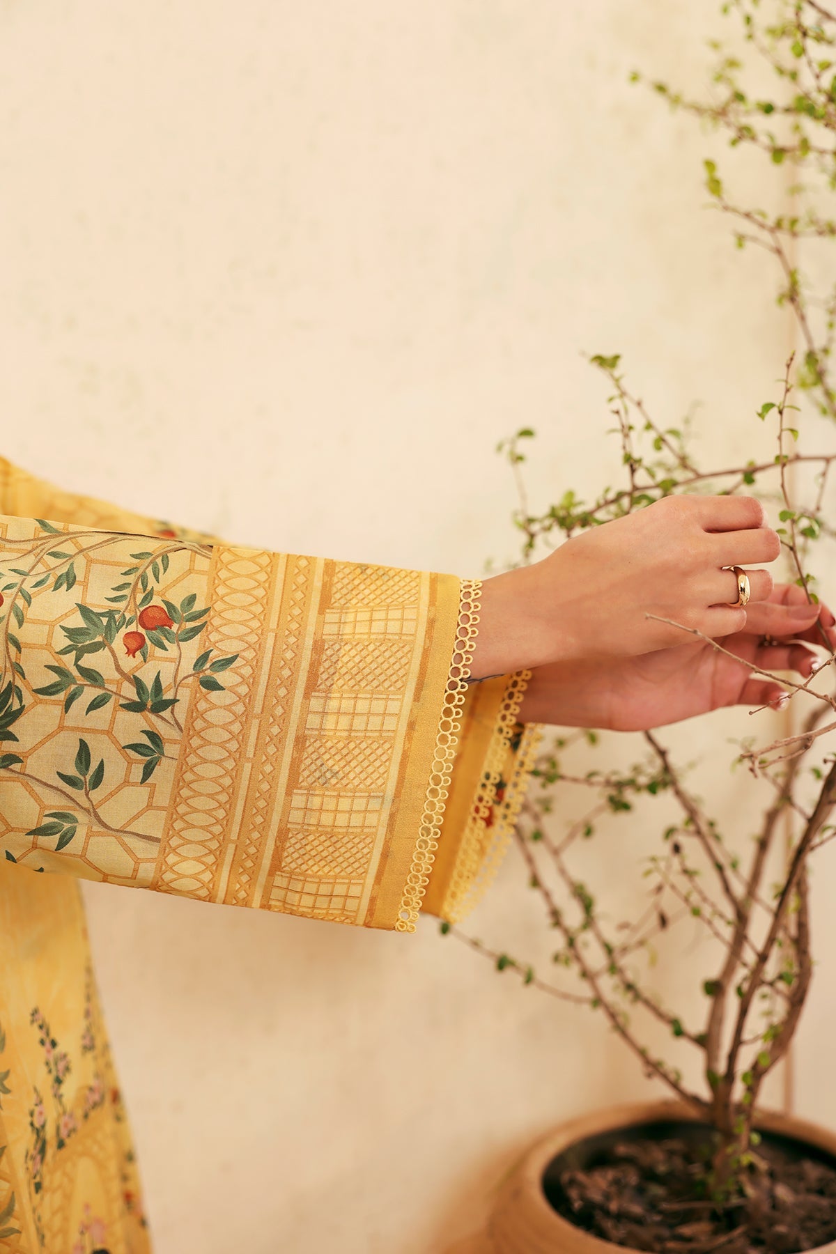 SELENE PRINTED LAWN