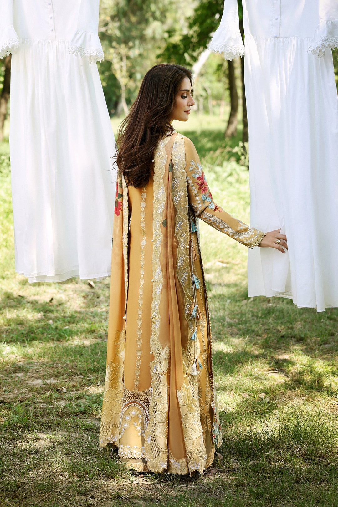 A UNSTITCHED Lawn &