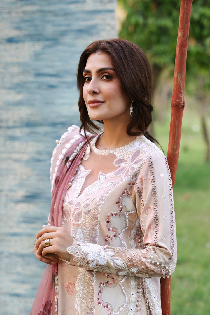A UNSTITCHED Lawn &