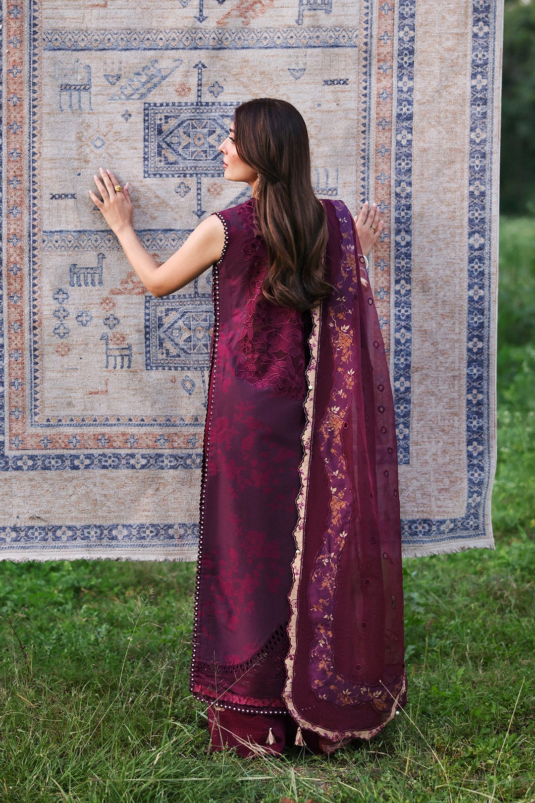 A UNSTITCHED Lawn &