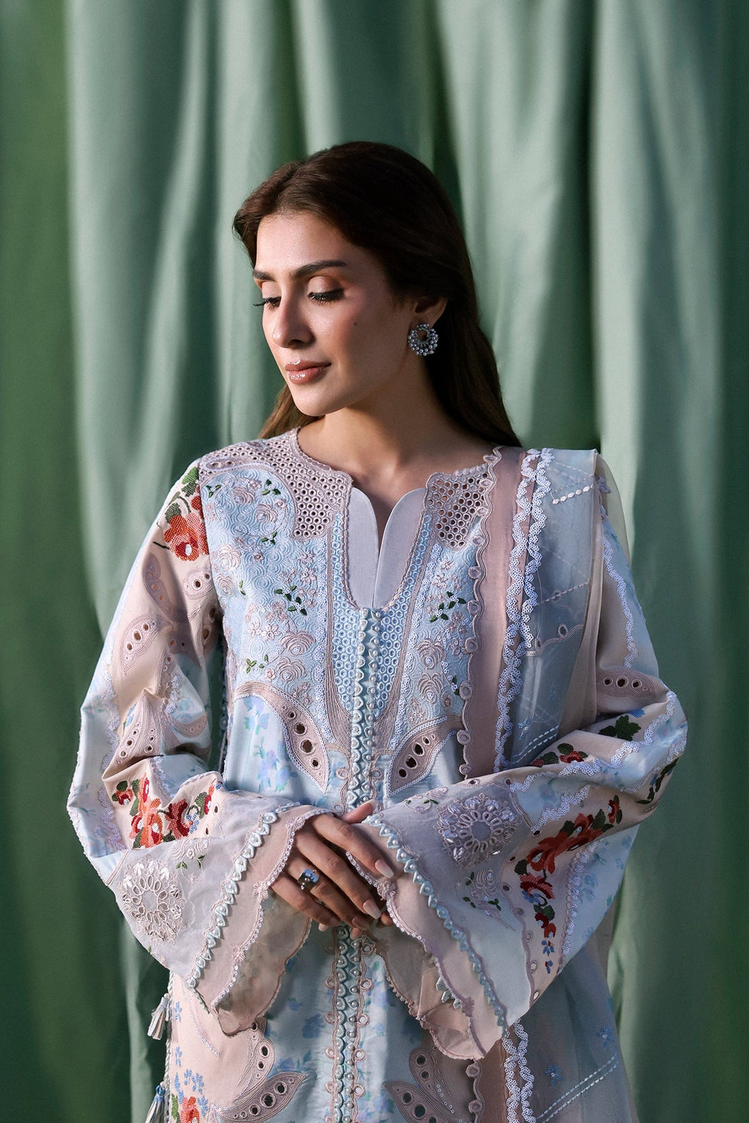 A UNSTITCHED Lawn &