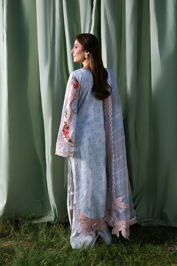 A UNSTITCHED Lawn &