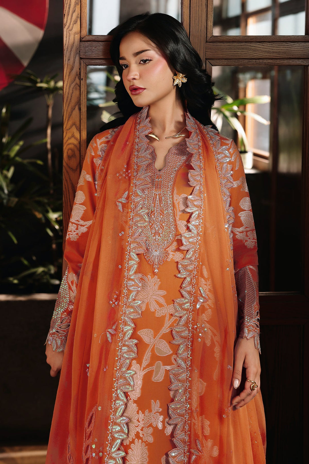 EMBROIDERED JACQUARD  SUIT 3 PC