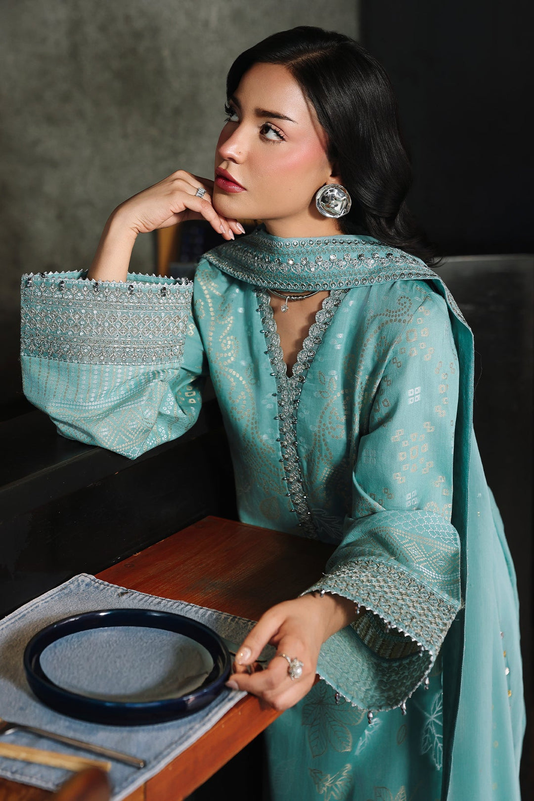 EMBROIDERED JACQUARD  SUIT 3 PC