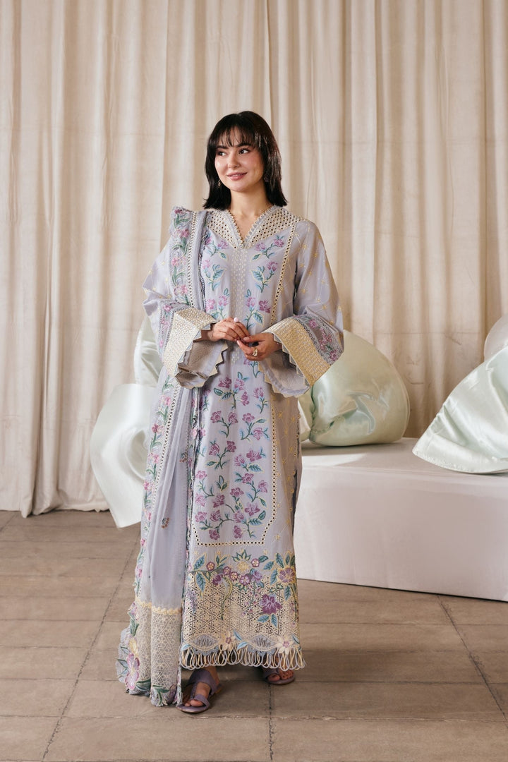 Luxury Lawn &