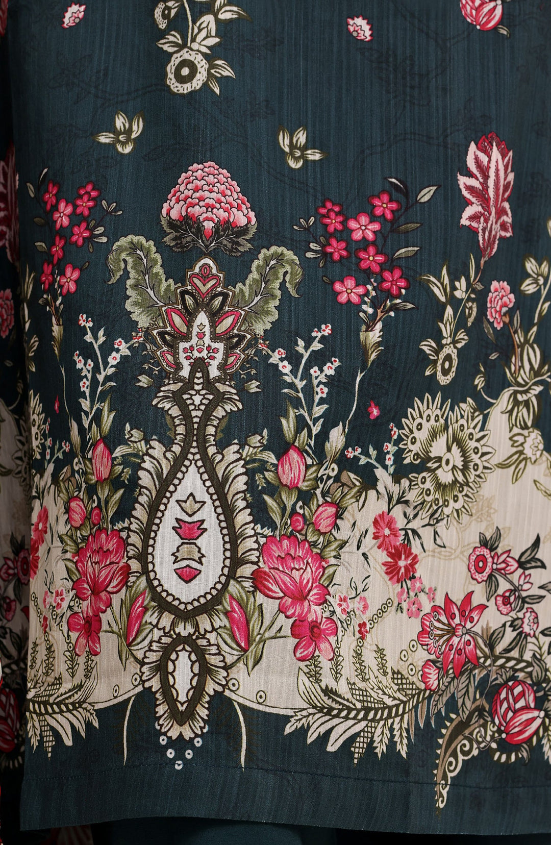 Printed Lawn Stitched 3 Piece Suit