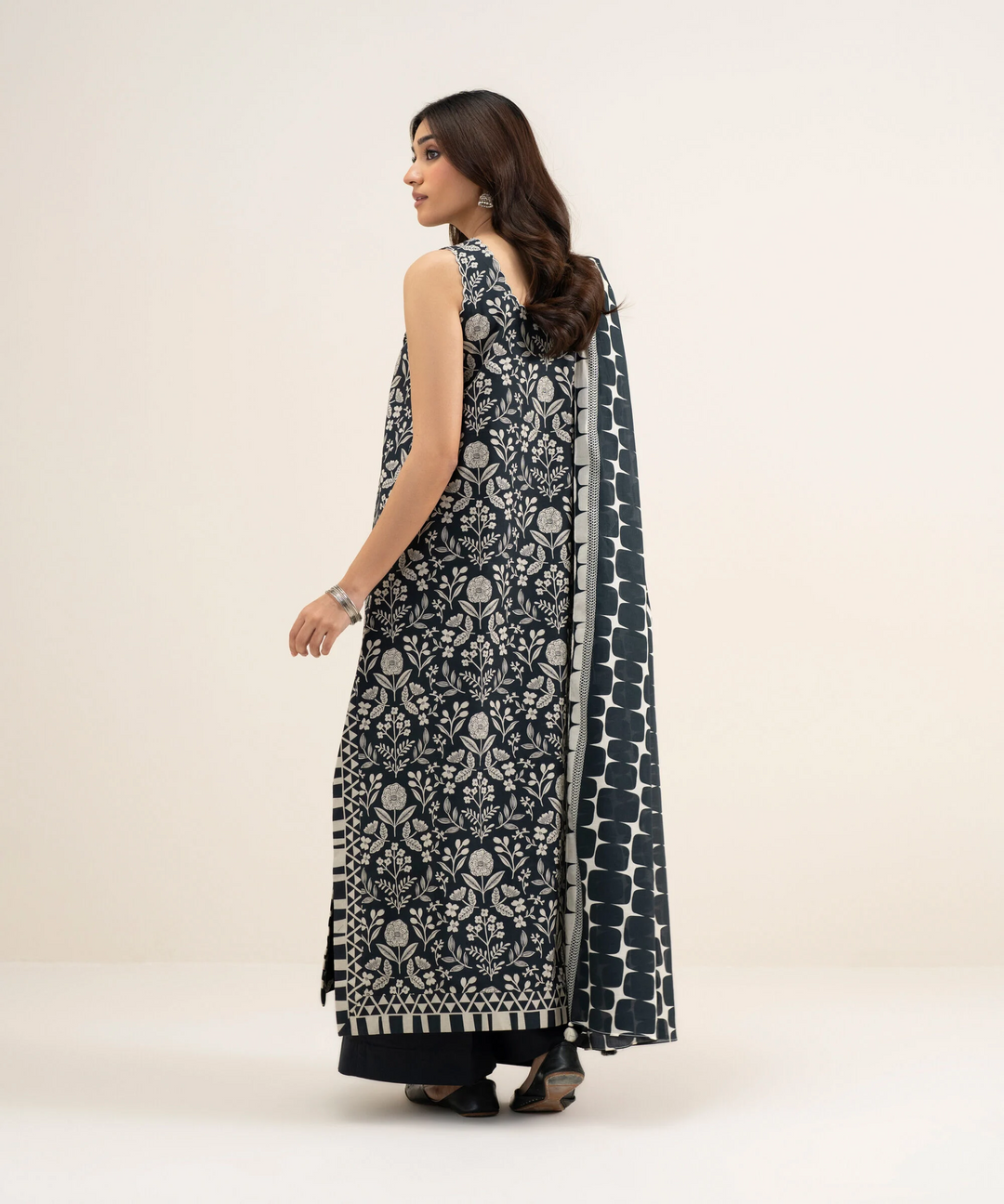3 Piece - Embroidered Lawn Stitched