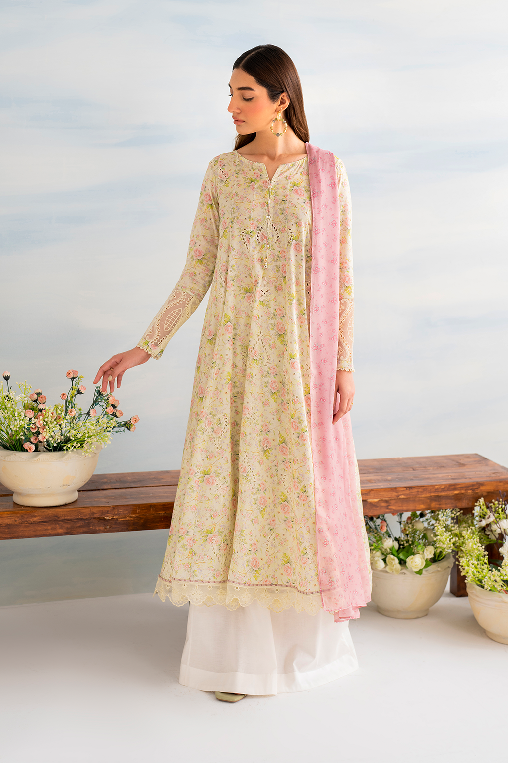 IZNIK GUZEL Embroidered Lawn IGL-07