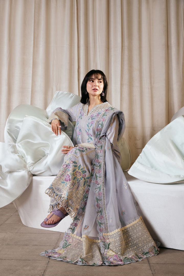 Luxury Lawn &