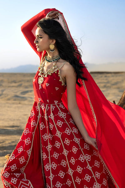 3 Piece Unstitched Zari Embroidered Lawn Suit with Gold Lacquer Printed Lawn Dupatta