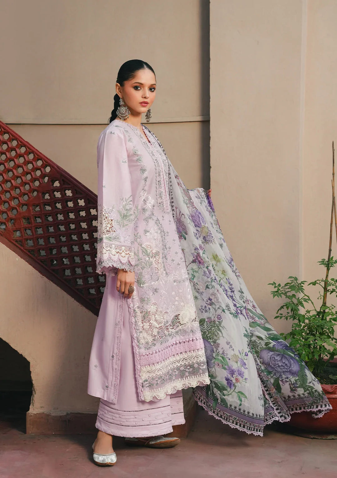 EK FASANA - LUXURY LAWN &