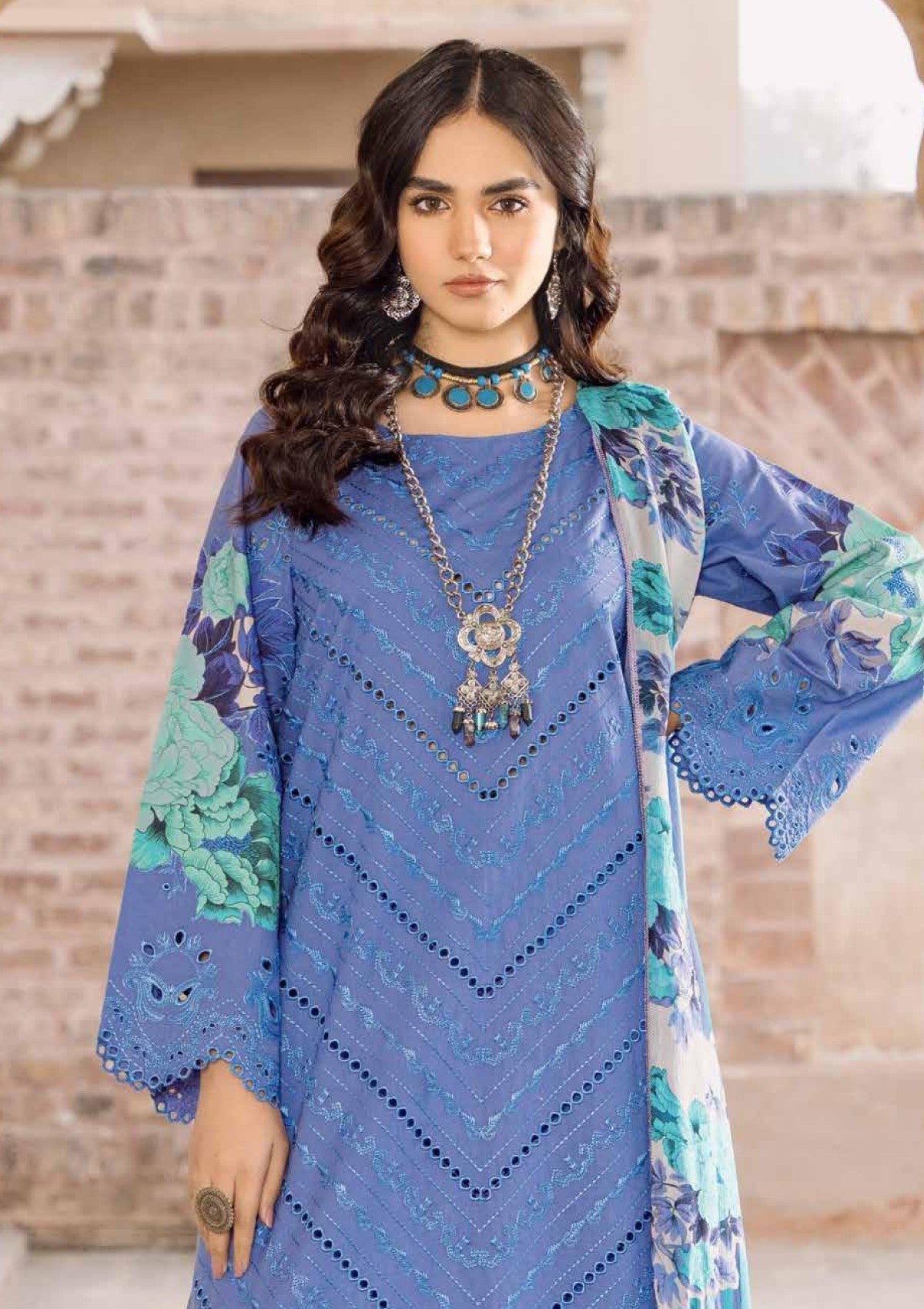 Andaaz Luxury Lawn Vol-01