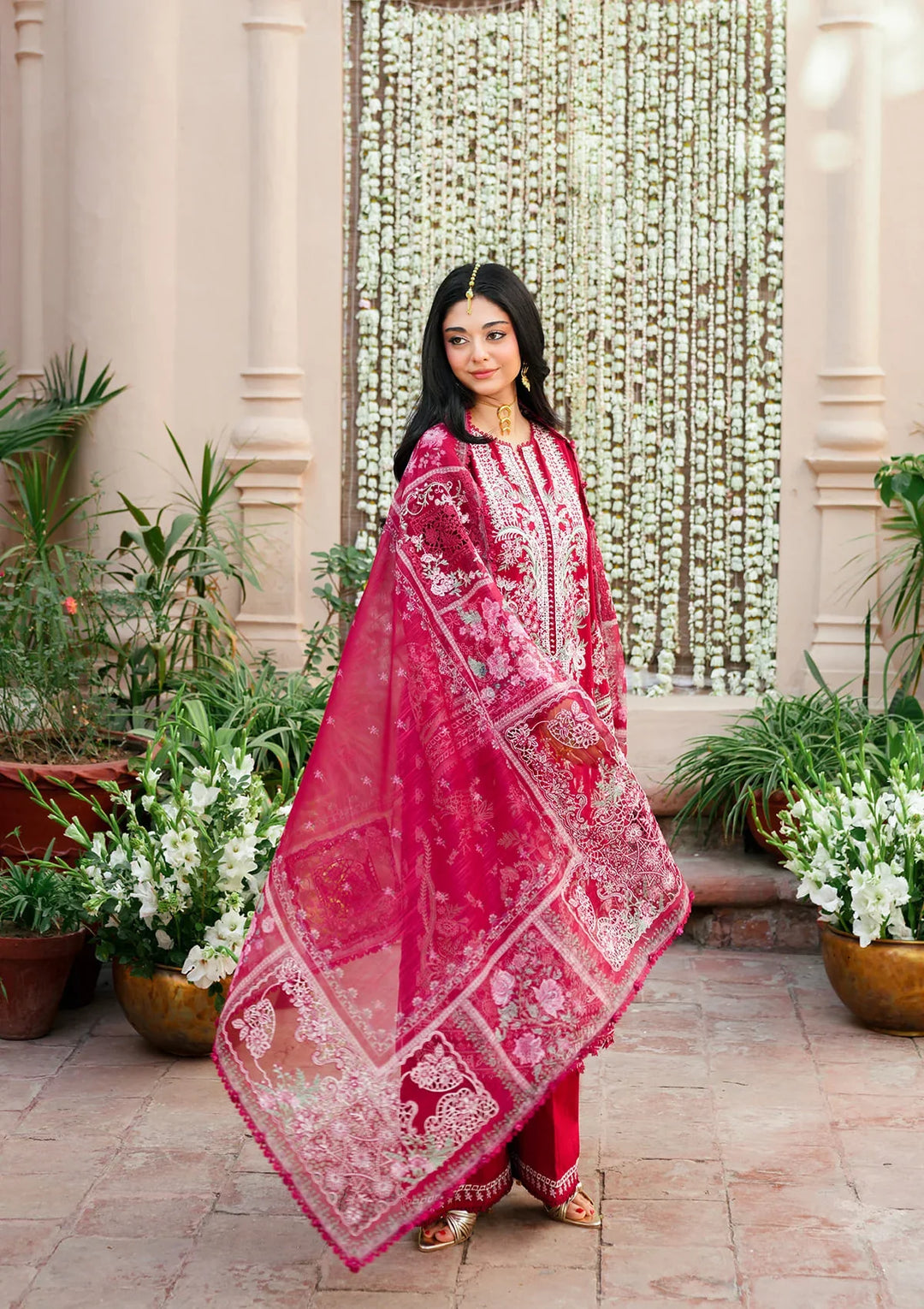 EK FASANA - LUXURY LAWN &