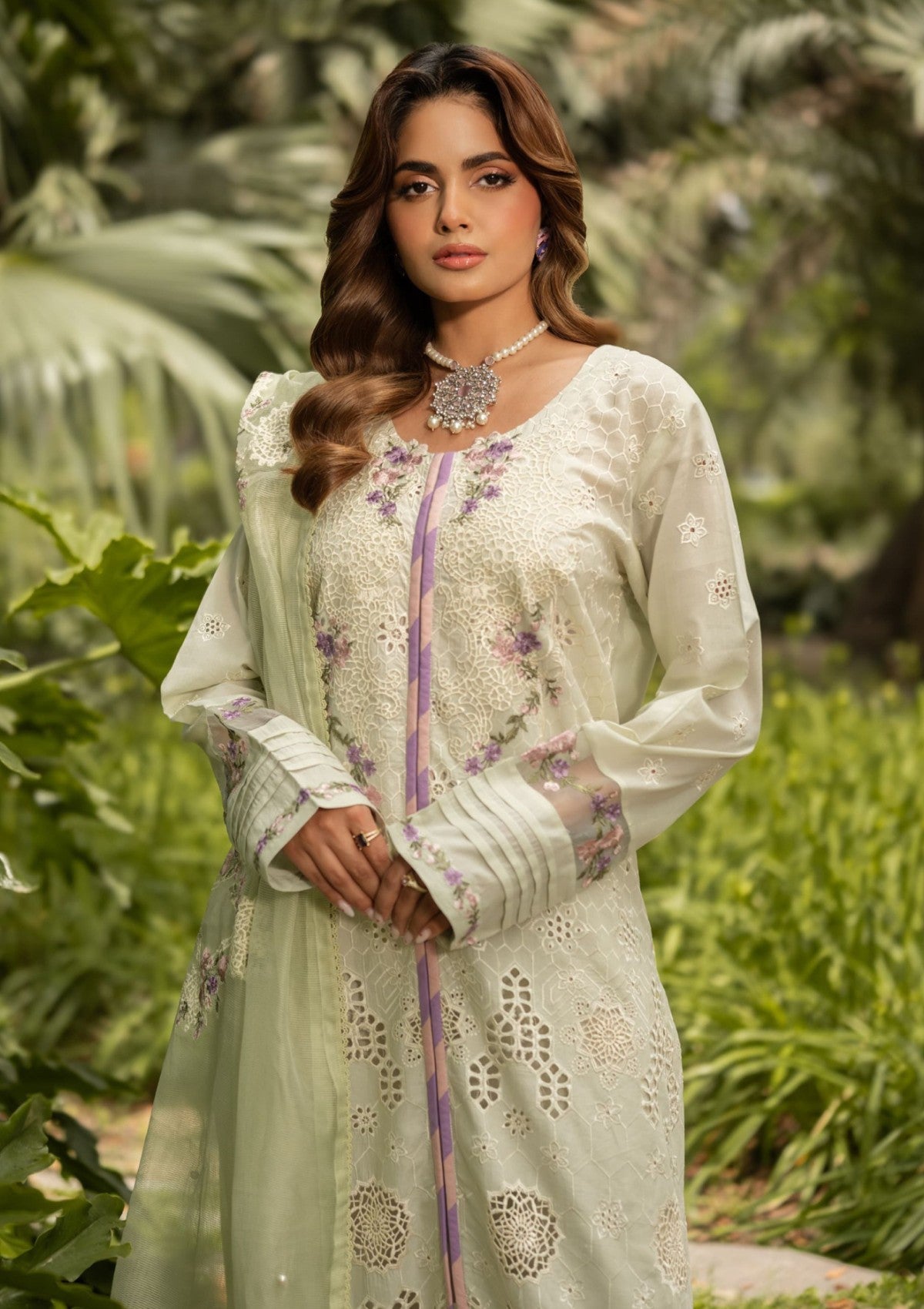 REET LUXURY LAWN