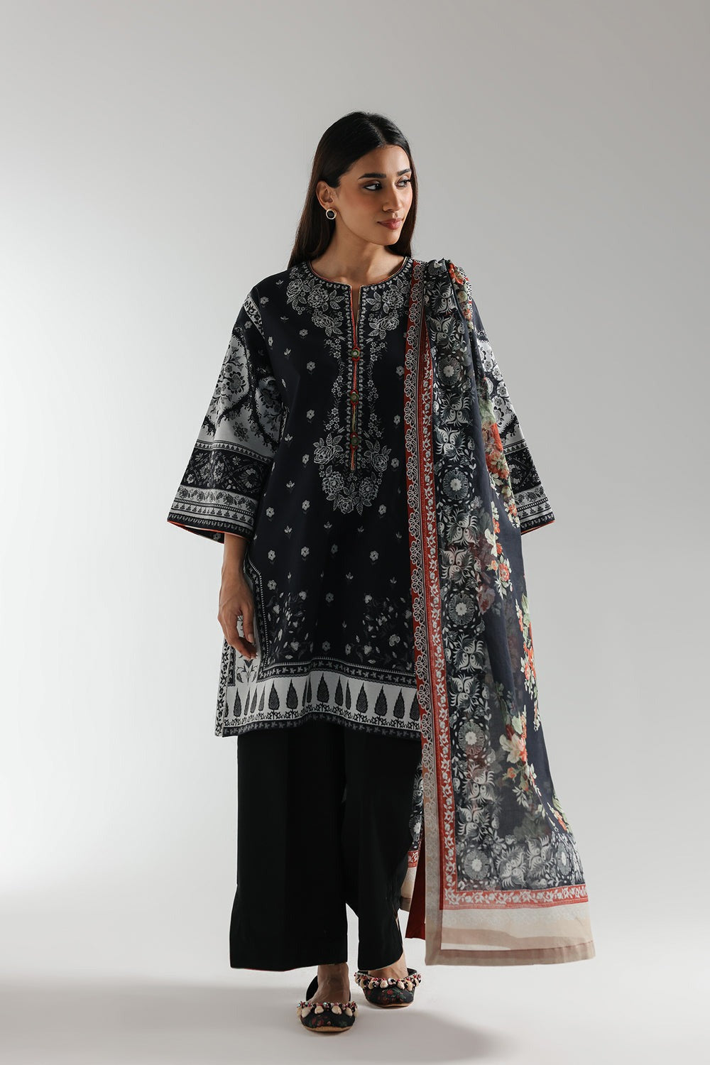 PRINTED SUIT