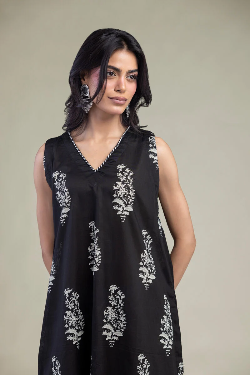 Printed | Cambric Black Sleeveless Kurta pant with Dupatta