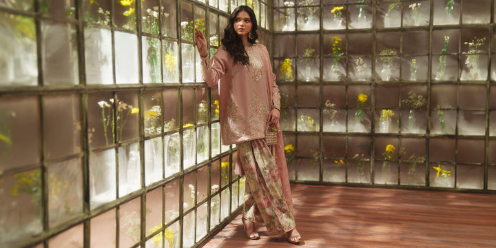 EMBROIDERED SUIT