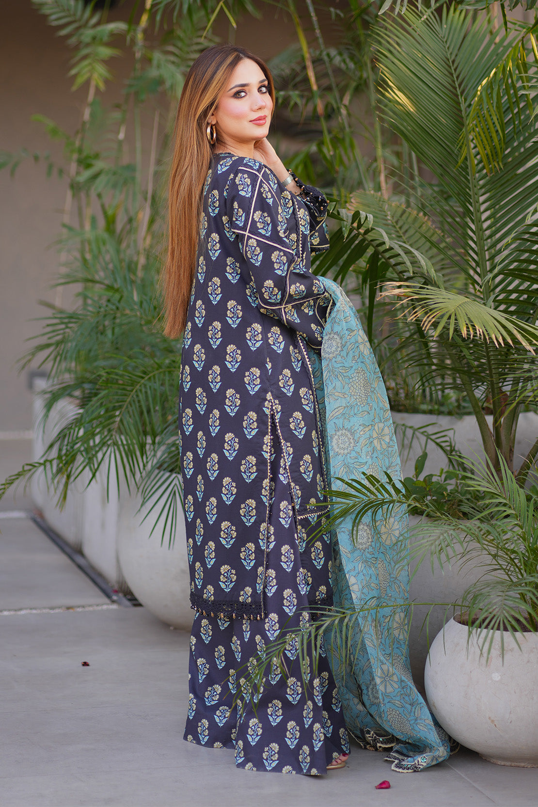 Embroidered - 3 Pc Lawn Suit