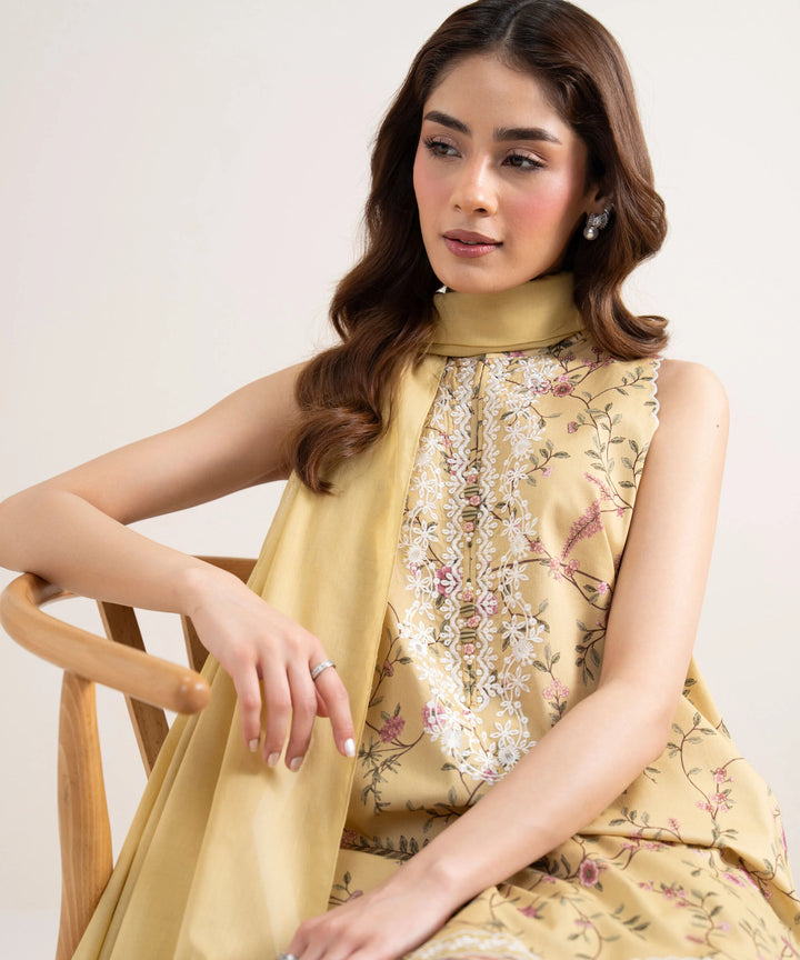 3 Piece - Embroidered Lawn Suit