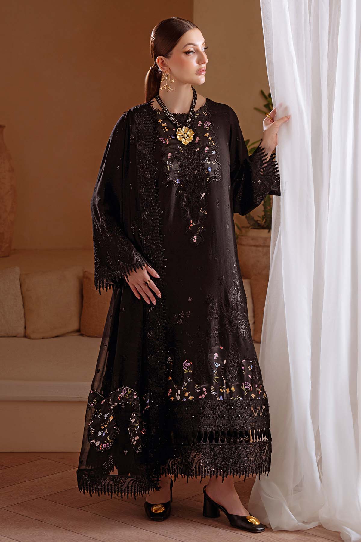 Embroidered Karandi 3 pc