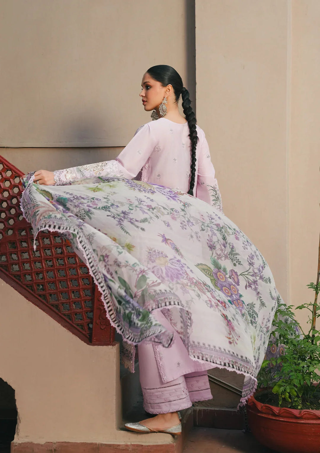 EK FASANA - LUXURY LAWN &