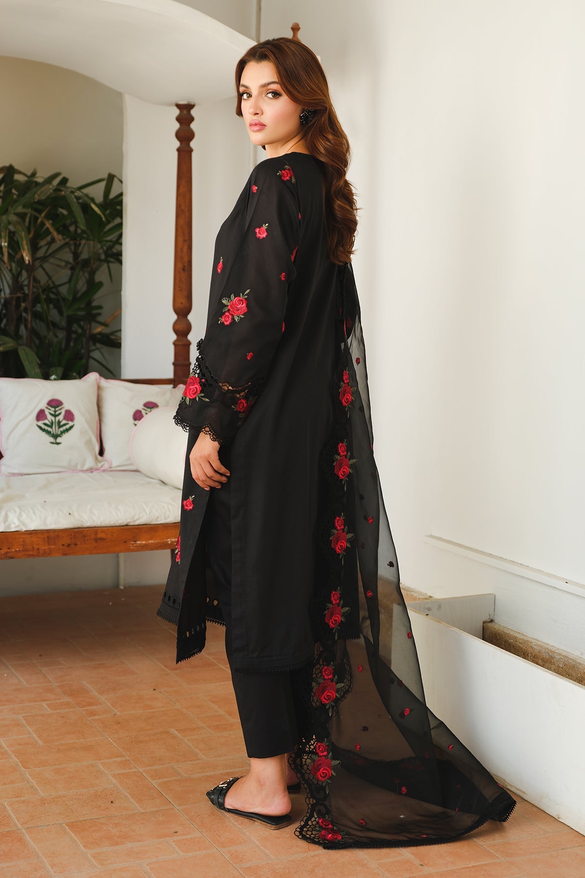 BAROQUE EMBROIDERED LAWN UF-648