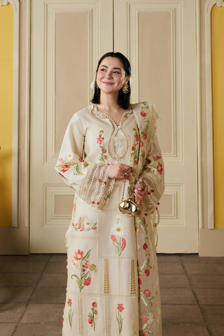 Luxury Lawn &
