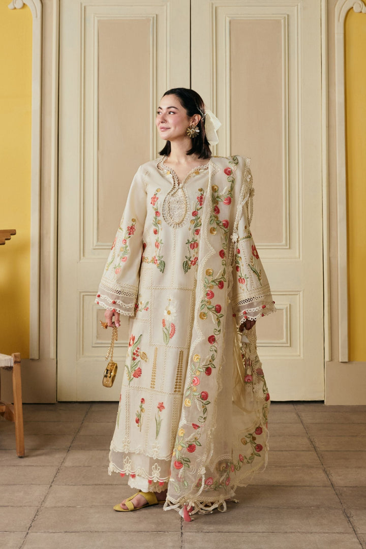 Luxury Lawn &