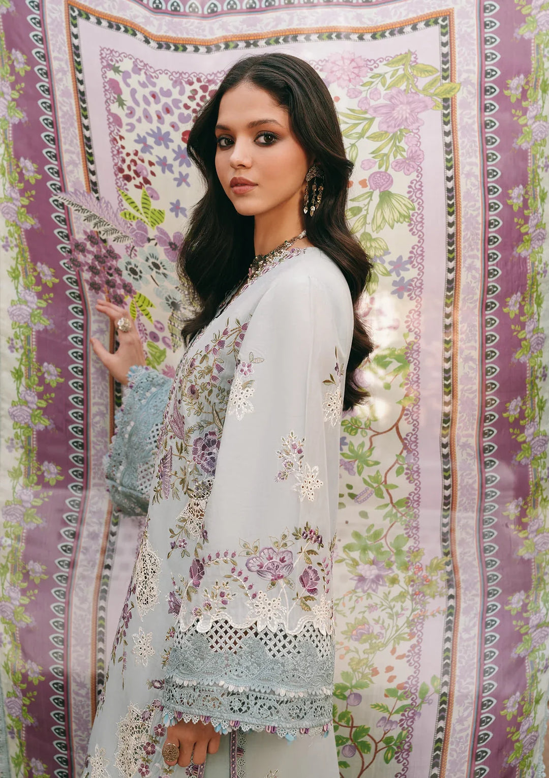 EK FASANA - LUXURY LAWN &