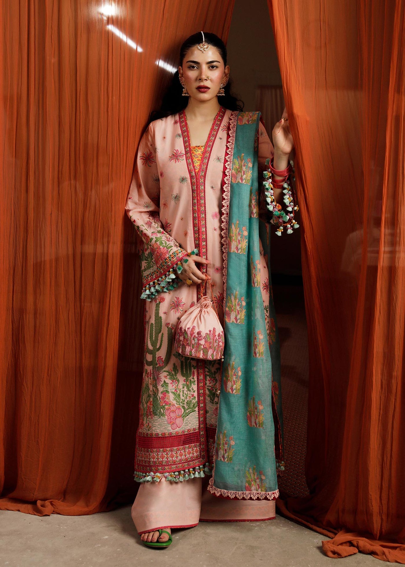 HUSSAIN REHAR LUXURY LAWN-Pembe