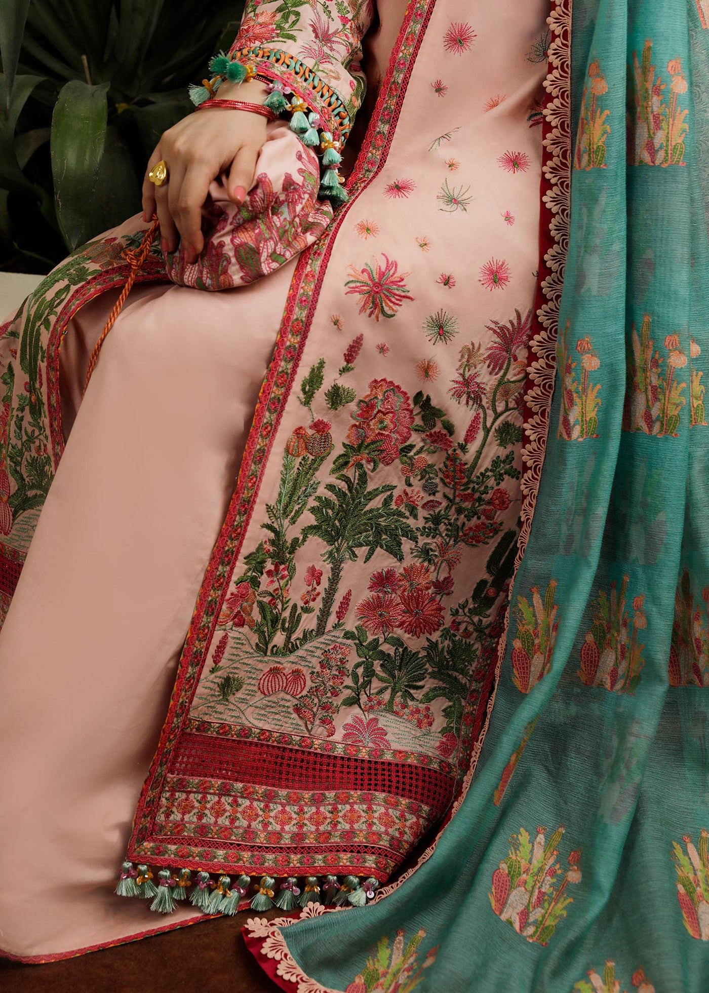 HUSSAIN REHAR LUXURY LAWN-Pembe