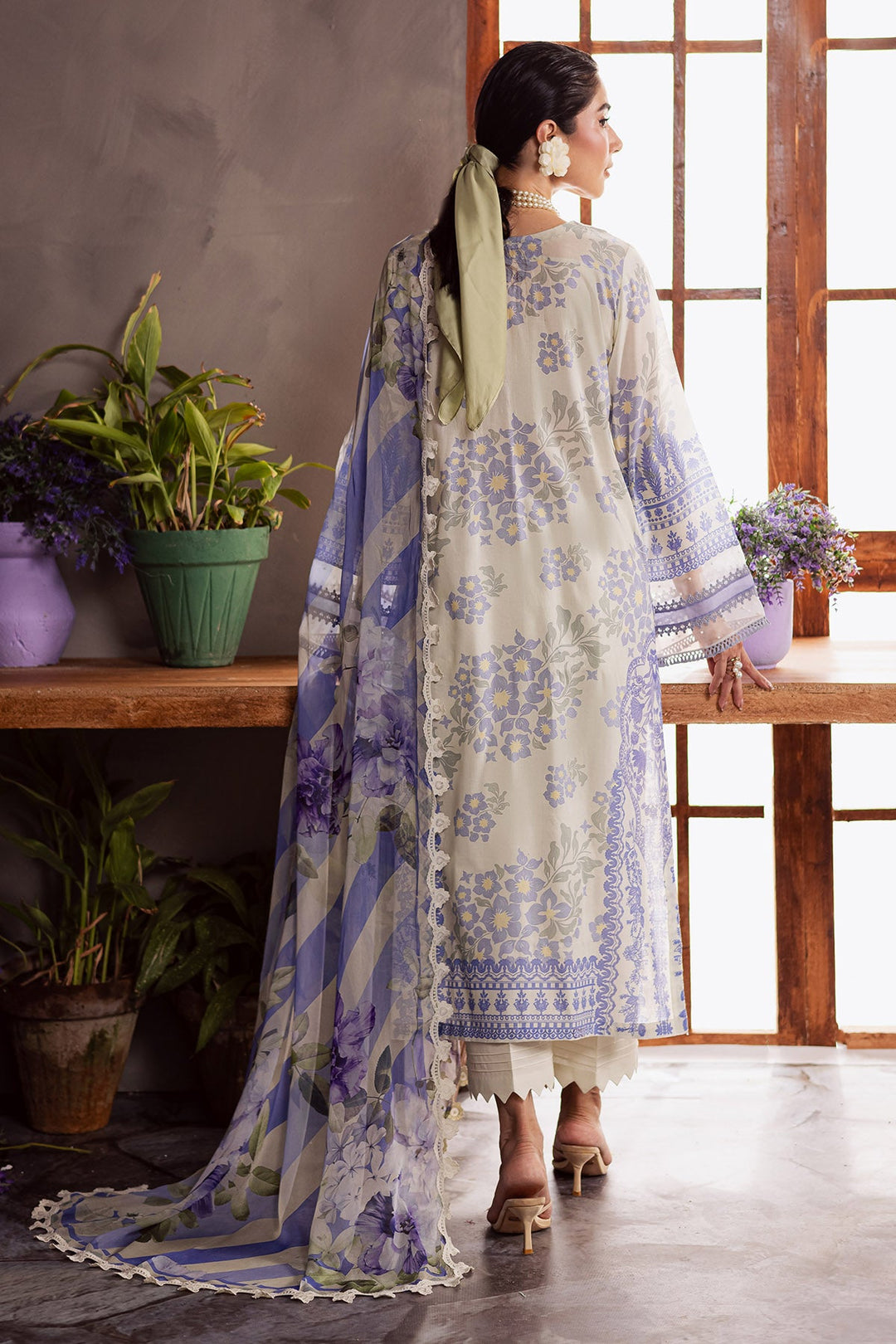 SIGNATURE PRINTS LAWN