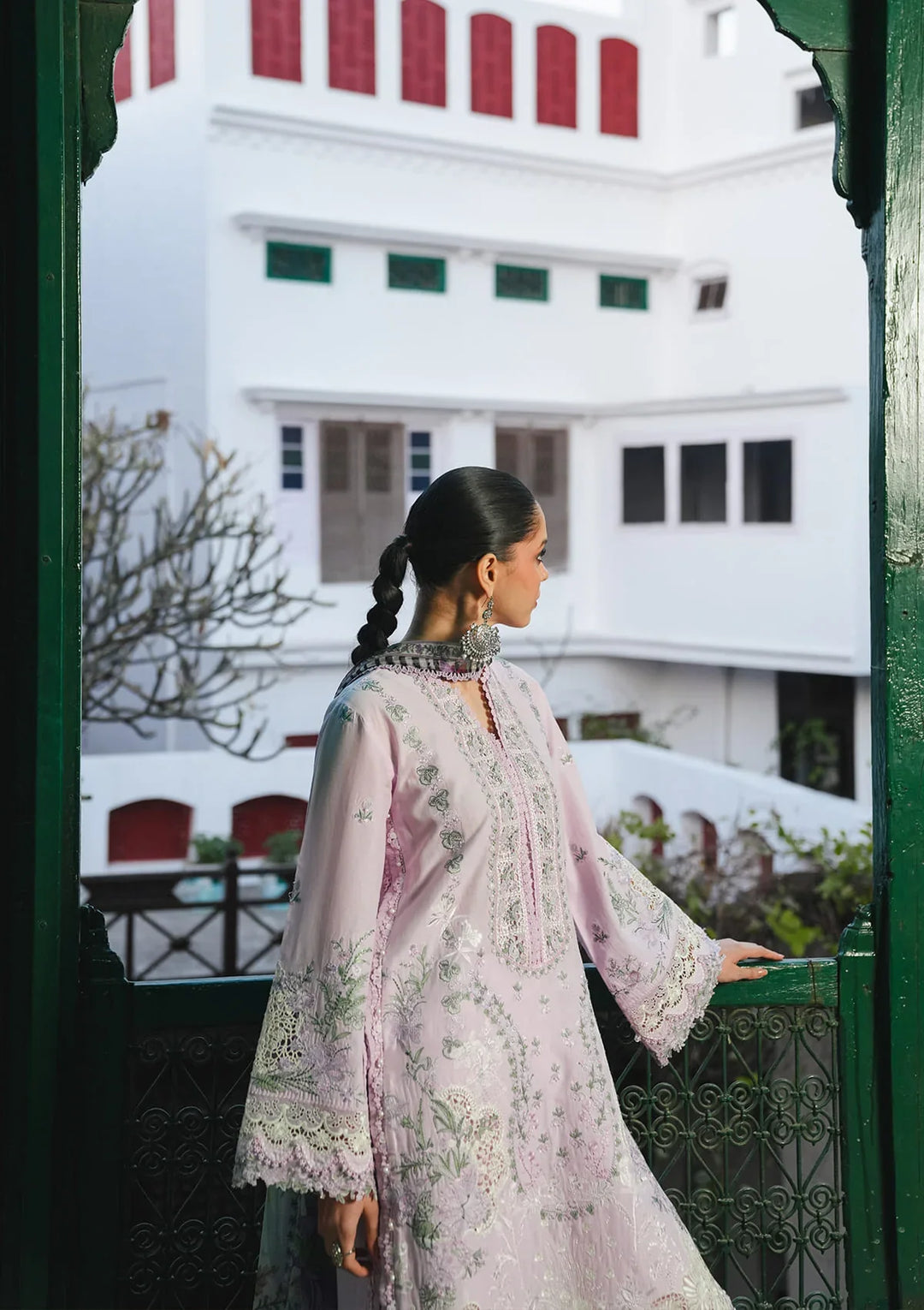 EK FASANA - LUXURY LAWN &