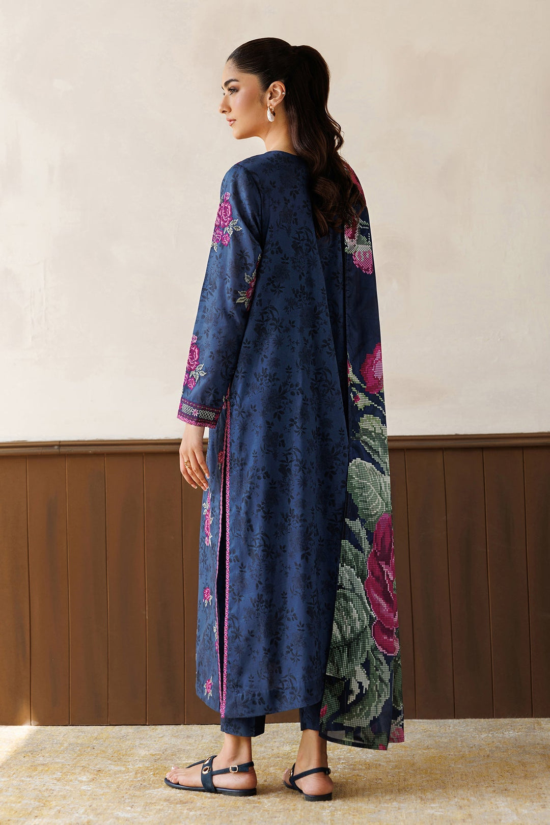 EMBROIDERED LAWN