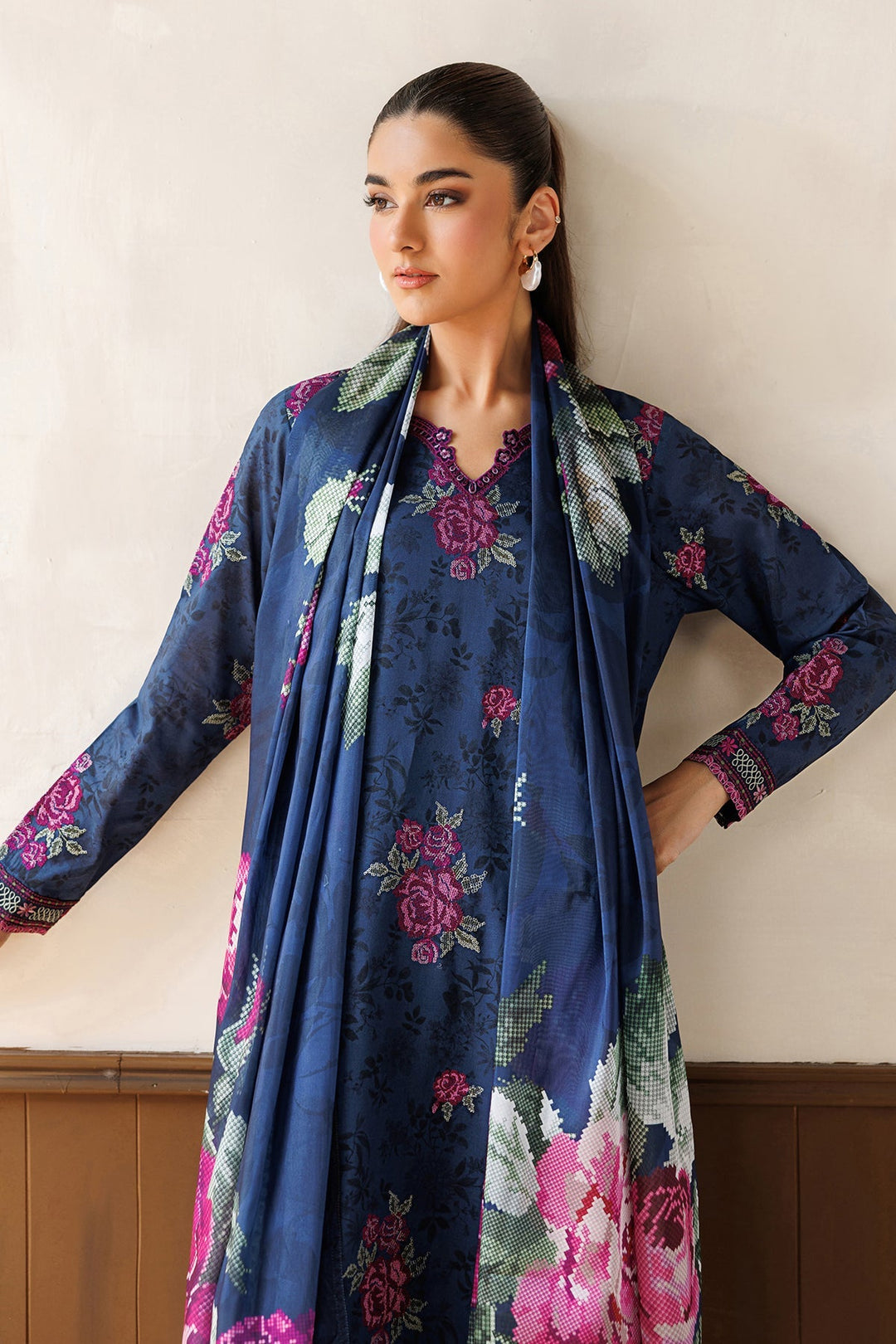 EMBROIDERED LAWN