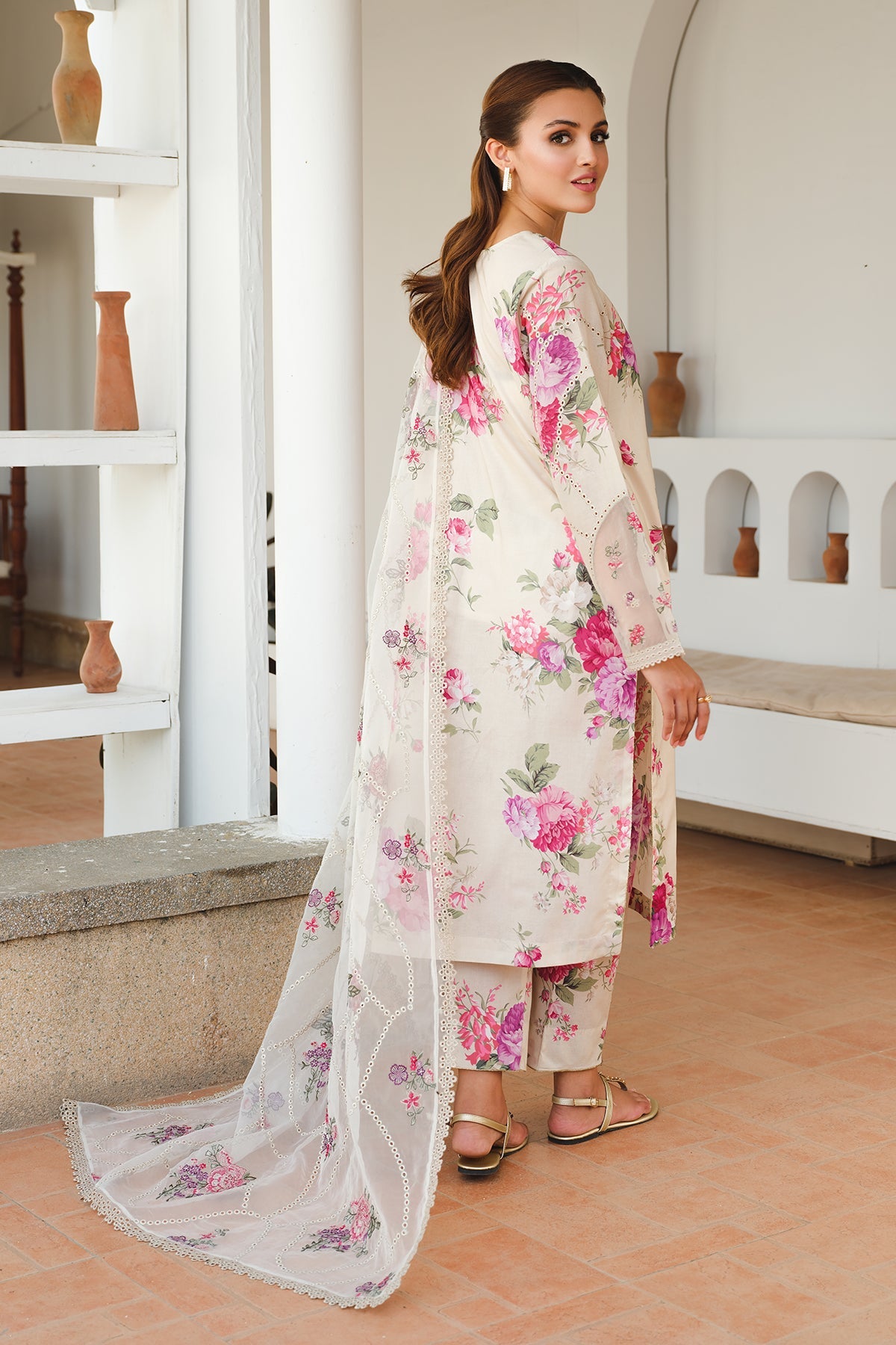 BAROQUE EMBROIDERED LAWN UF-652